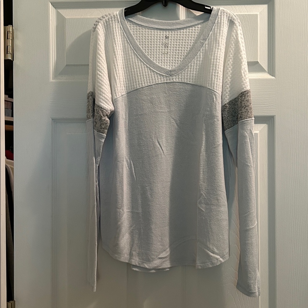 SO Cozy Tee in White and Gray